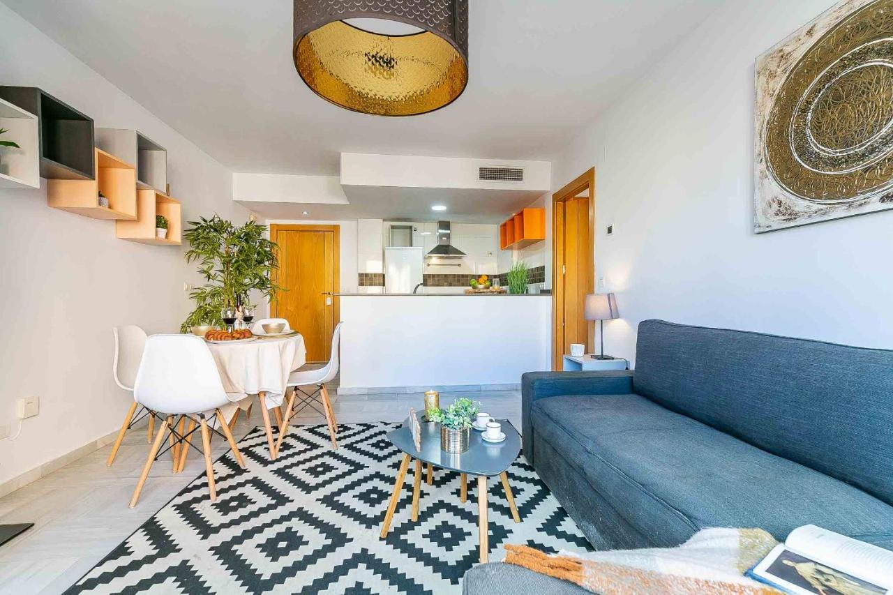 Carlos Haya Beautiful Apartment With Parking مالقة المظهر الخارجي الصورة