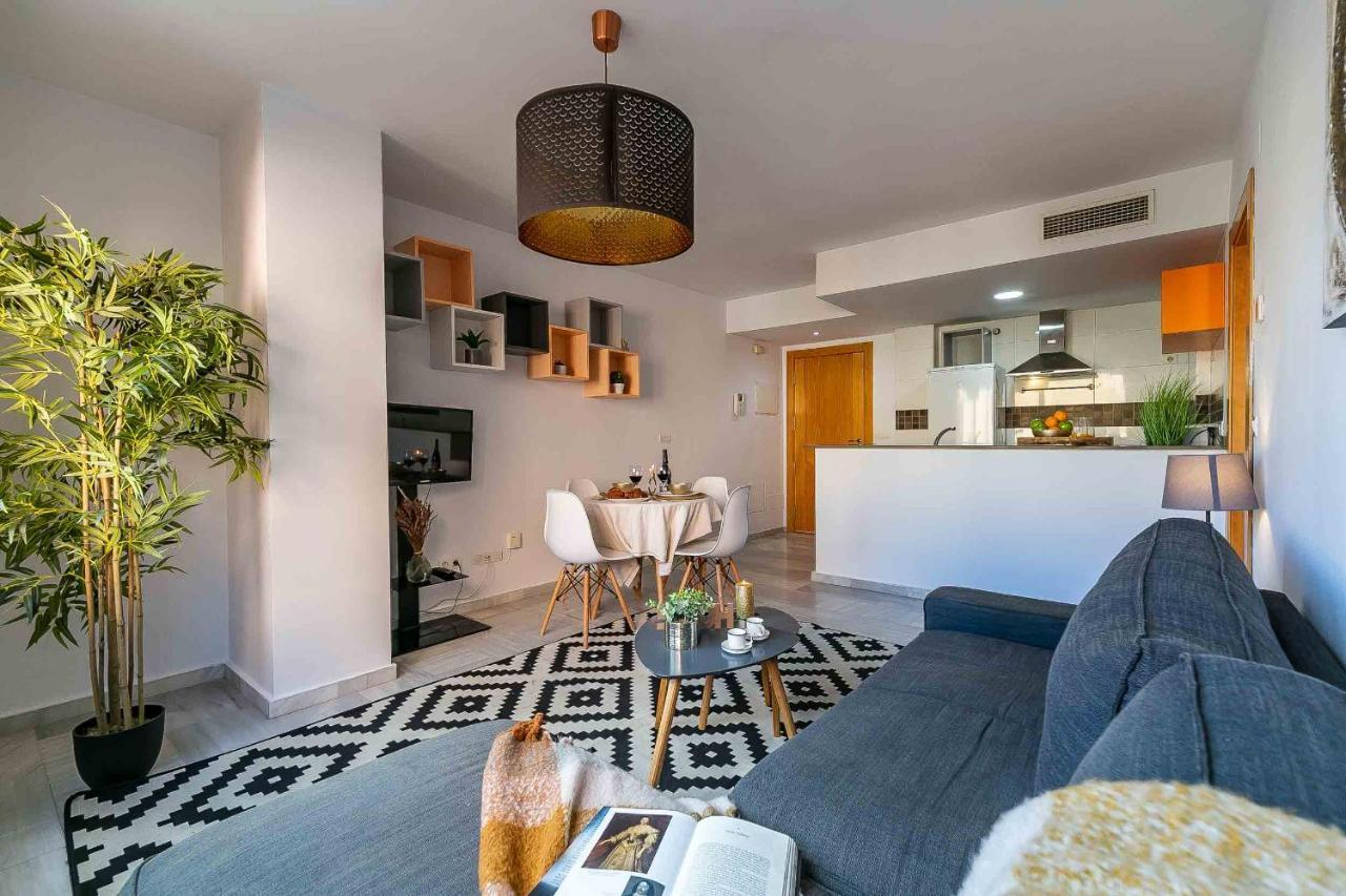 Carlos Haya Beautiful Apartment With Parking مالقة المظهر الخارجي الصورة